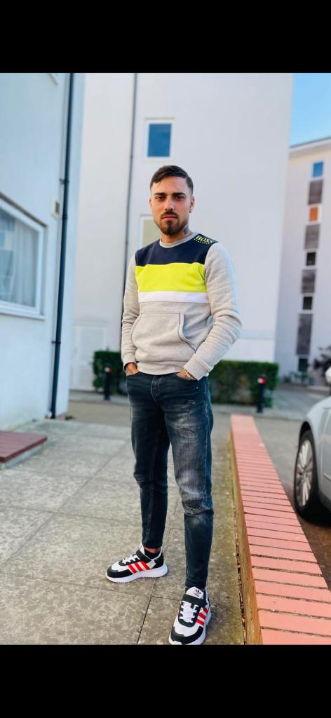 Chico busca chica en Valencia: 