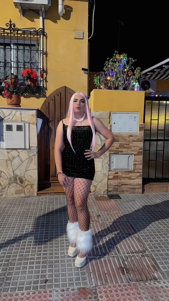 613735875: Transexual en Barcelona