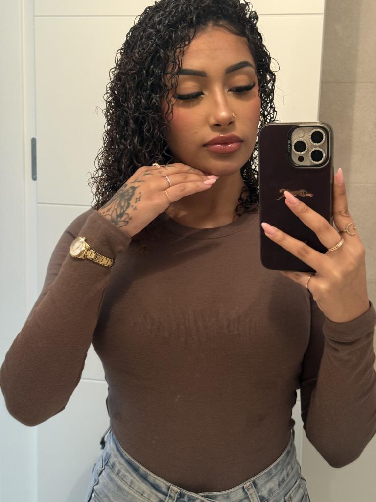 Chica busca chico en Málaga: Chica busca chico