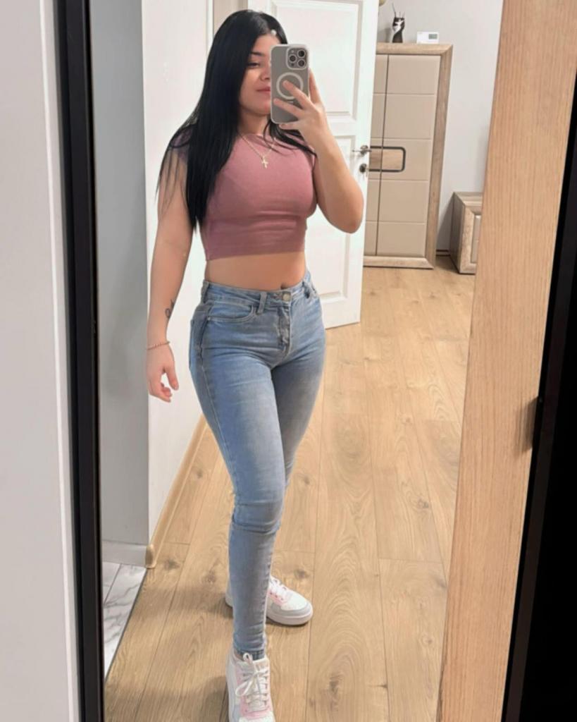 647297745: Chica busca chico en Valencia