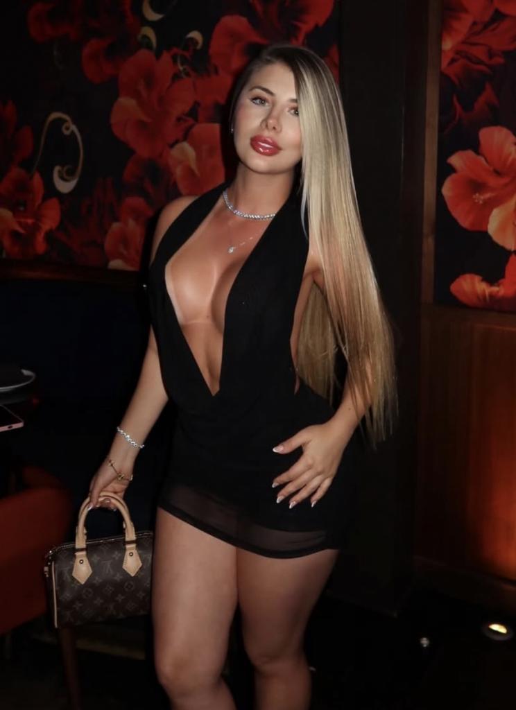 627507647: Chica busca chico en Cantabria