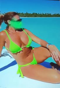 613875366: Chica busca chico en La Coruña