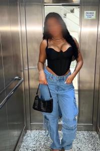 656777200: Chica busca chico en Barcelona