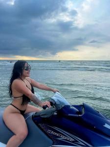 624537724: Chica busca chico en Barcelona