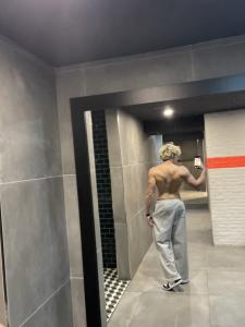 692756755: Chico busca chica en Valencia