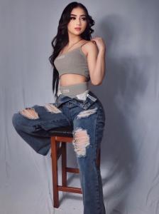 631938620: Chica busca chico en Murcia