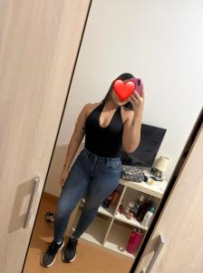 624943087: Chica busca chico en Navarra