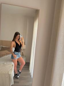 663077552: Chica busca chico en Málaga