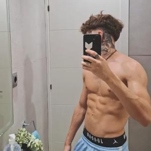 610240193: Chico busca chica en Barcelona