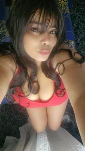 613365471: Chica busca chico en Barcelona