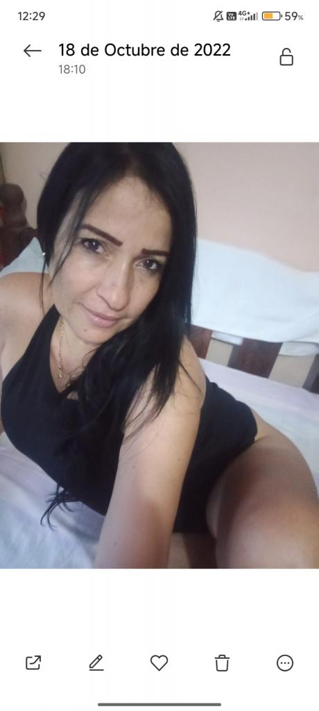 Chica busca chico en Tenerife: 