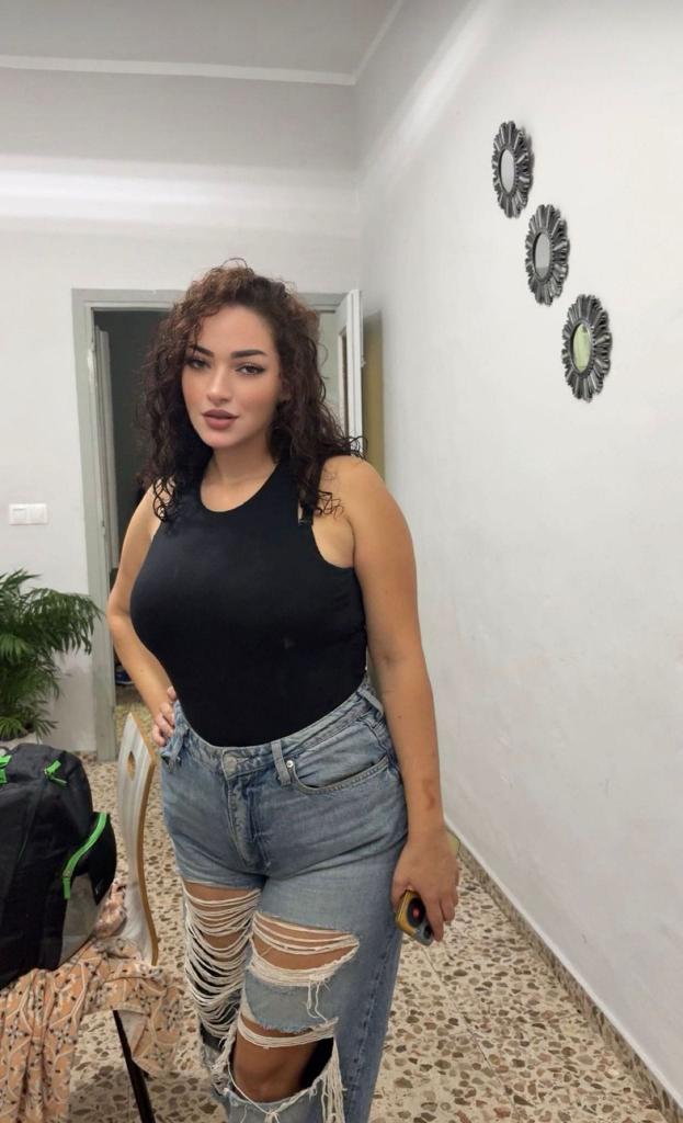 Chica busca chico en Málaga: Chica busca chico
