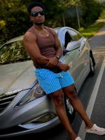 672871174: Chico busca chica en Barcelona