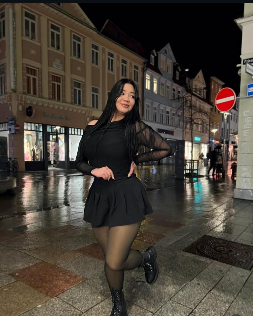 631173844: Chica busca chico en Barcelona