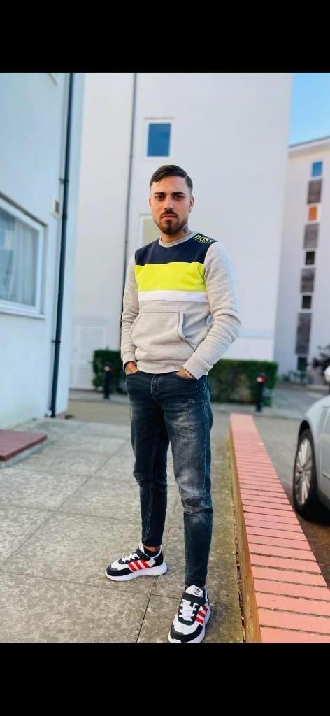 Chico busca chica en Valencia: 