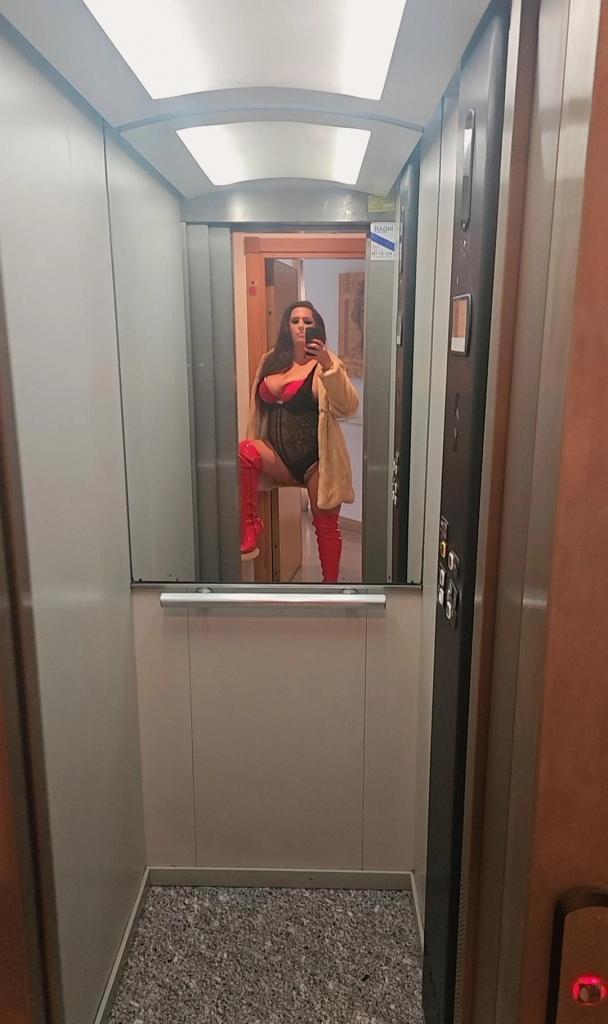 Travesti en Almería: Transexuales y Travestis