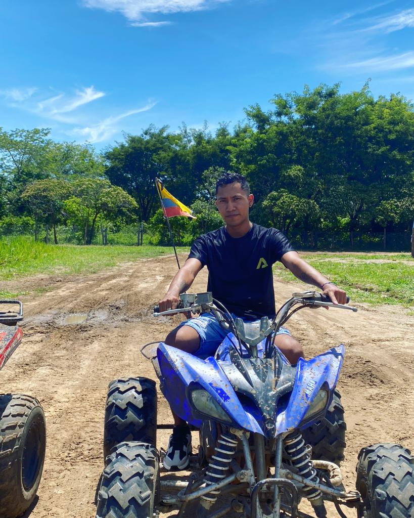 605459637: Chico busca chica en Madrid