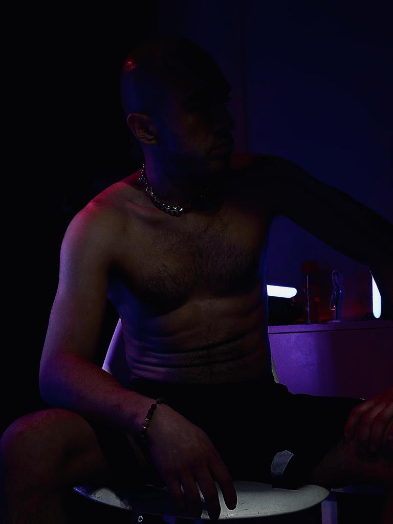 657895633: Chico busca chica en Madrid