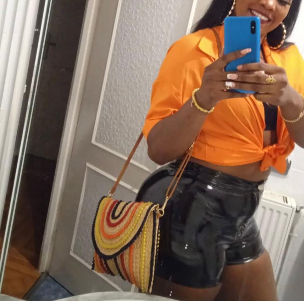 672810358: Chica busca chico en Sevilla