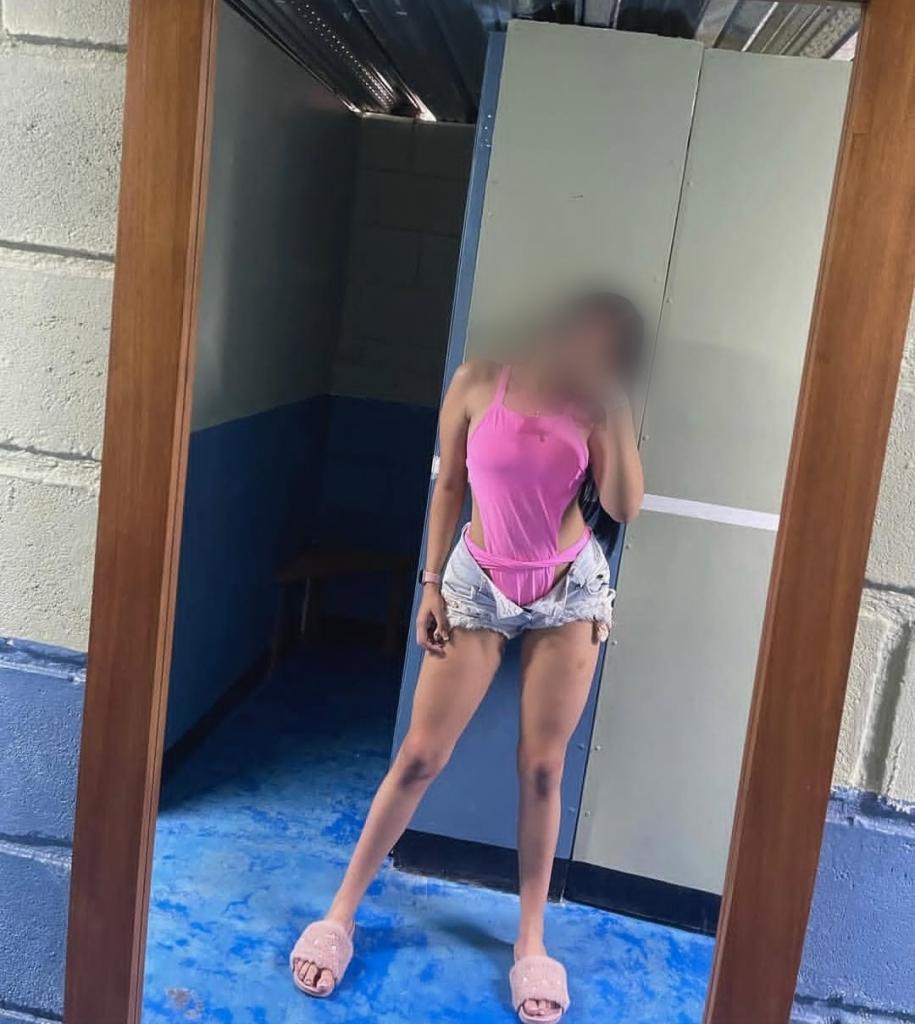 Chica busca chico en Tenerife: 