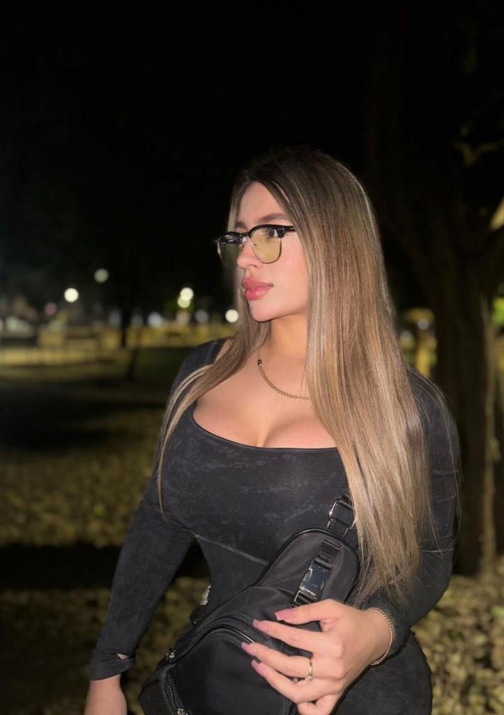 602569251: Chica busca chico en Cádiz