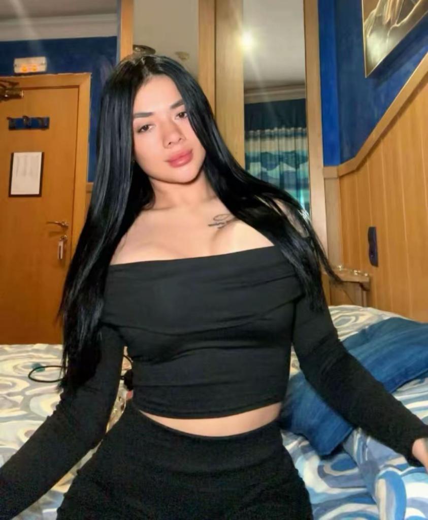 641230345: Chica busca chico en Barcelona