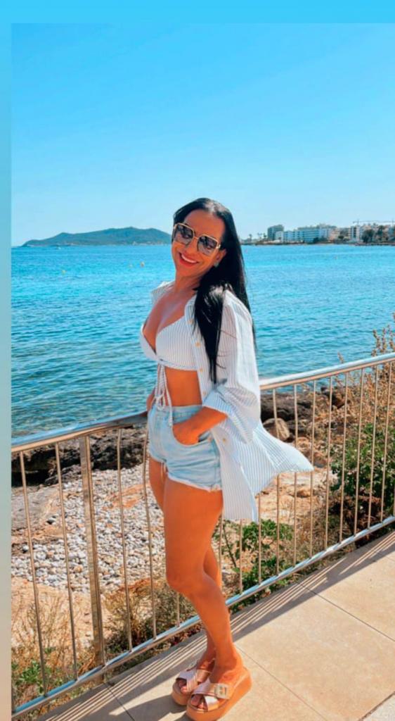 Chica busca chico en Ibiza: 