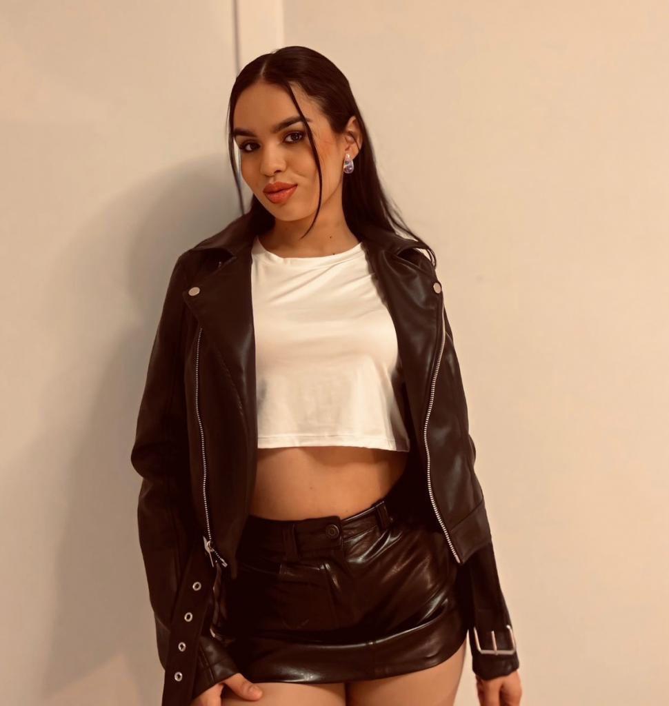 633555124: Chica busca chico en Tenerife