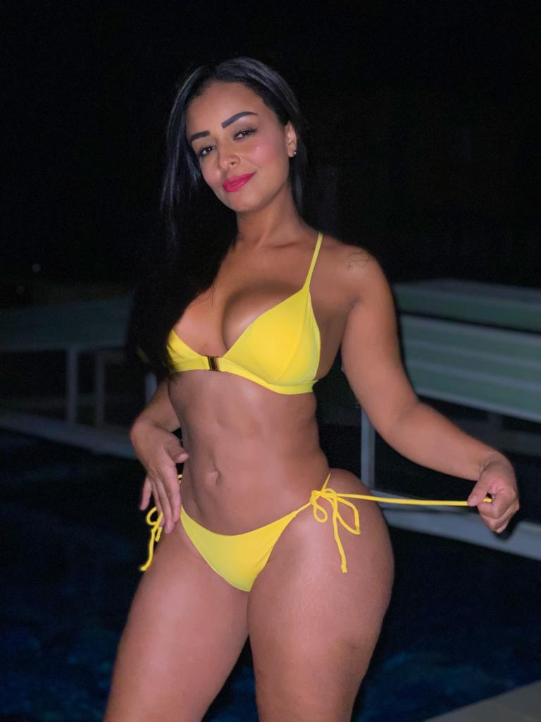 Chica busca chico en Ibiza: Chica busca chico