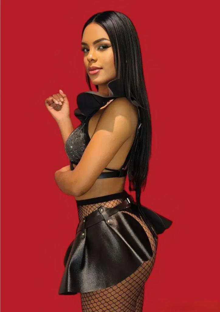 689277637: Chica busca chico en Barcelona