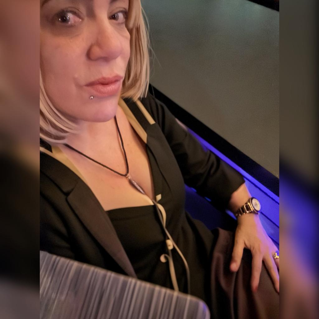 Chica busca chico en Granada: 