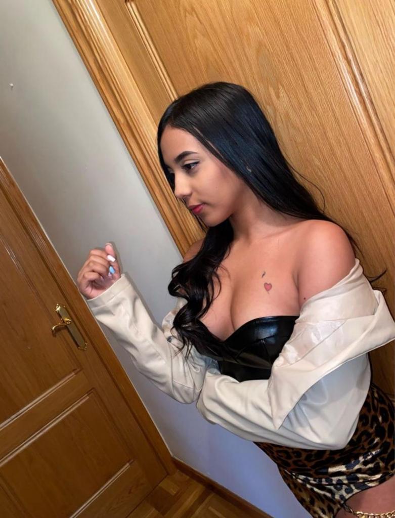 Chica busca chico en Almería: 