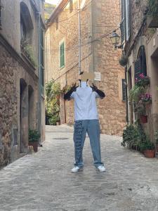 631504857: Chico busca chica en Mallorca