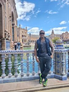 642785865: Chico busca chica en Sevilla