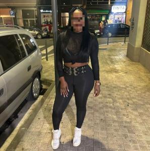 672810358: Chica busca chico en Sevilla