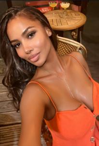 685239384: Chica busca chico en Granada