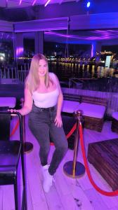 673390208: Chica busca chico en Ibiza