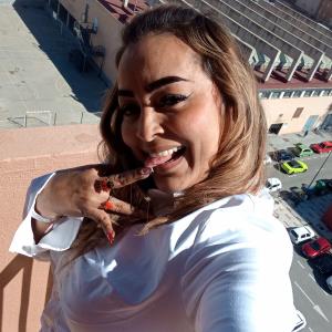 647275214: Chica busca chico en Málaga