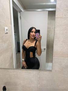 647315397: Chica busca chico en Madrid