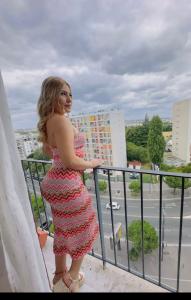 631334029: Chica busca chico en Gerona