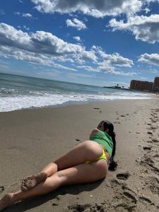 610865194: Chica busca chico en Málaga