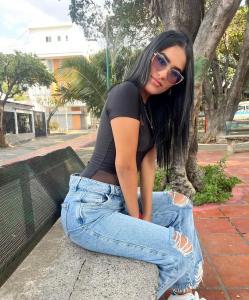 613498058: Chica busca chico en Asturias