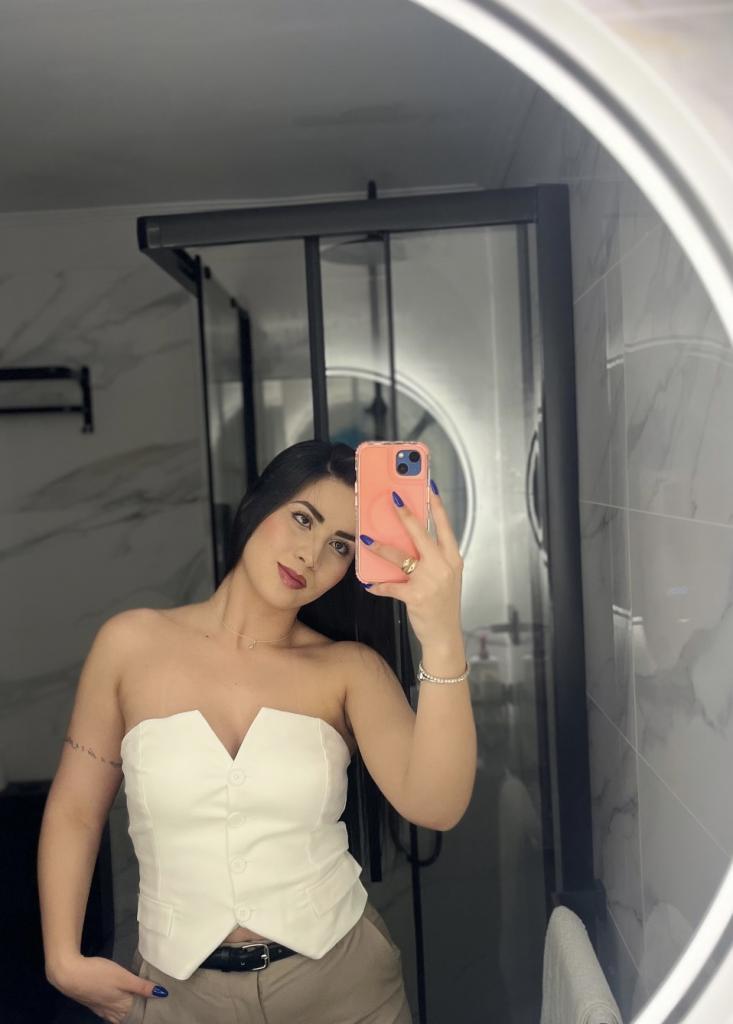 651061379: Chica busca chico en Pontevedra