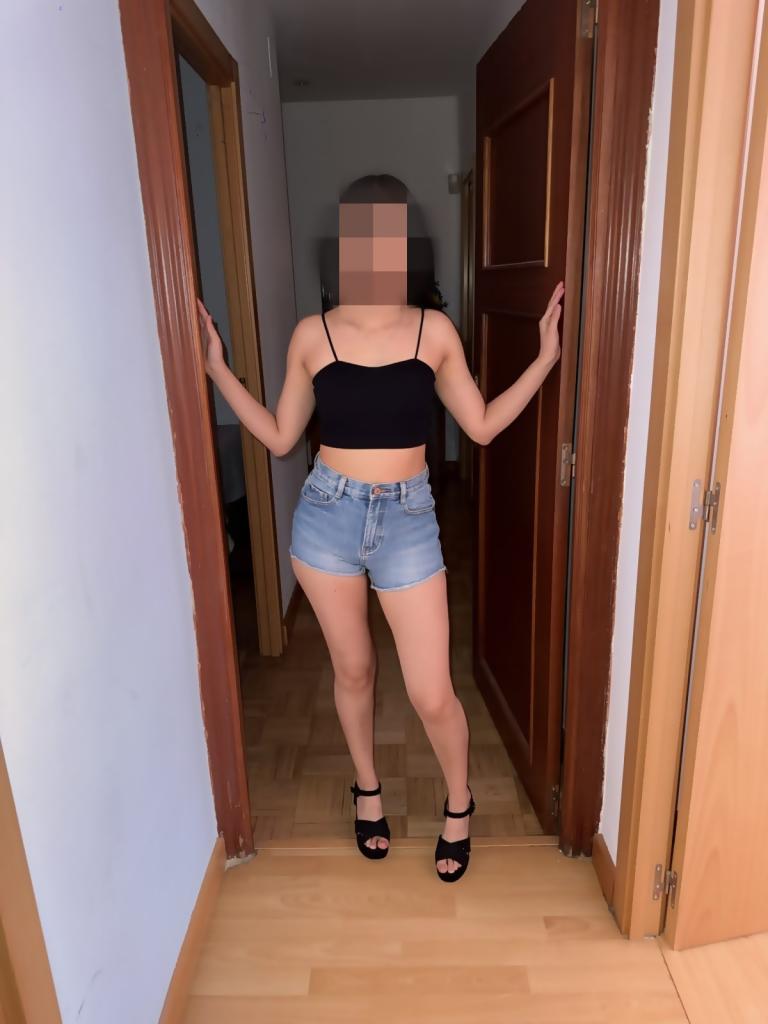 613731158: Chica busca chico en Madrid
