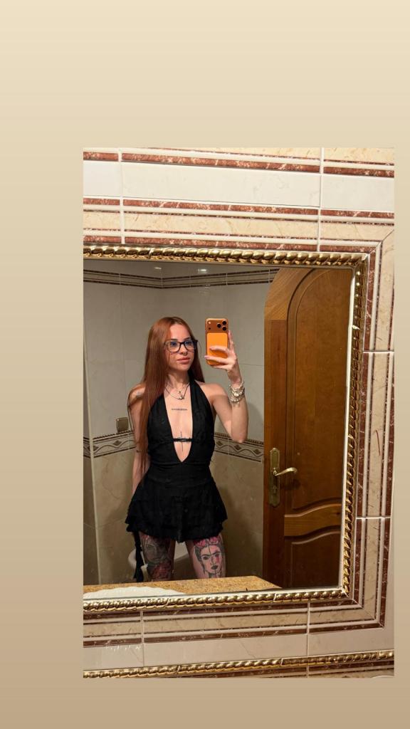 667023811: Chica busca chico en Málaga