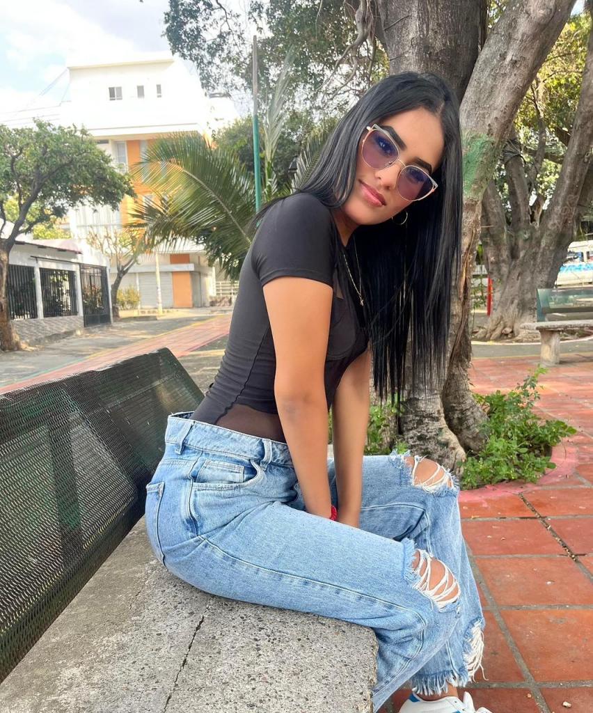 613498058: Chica busca chico en Asturias