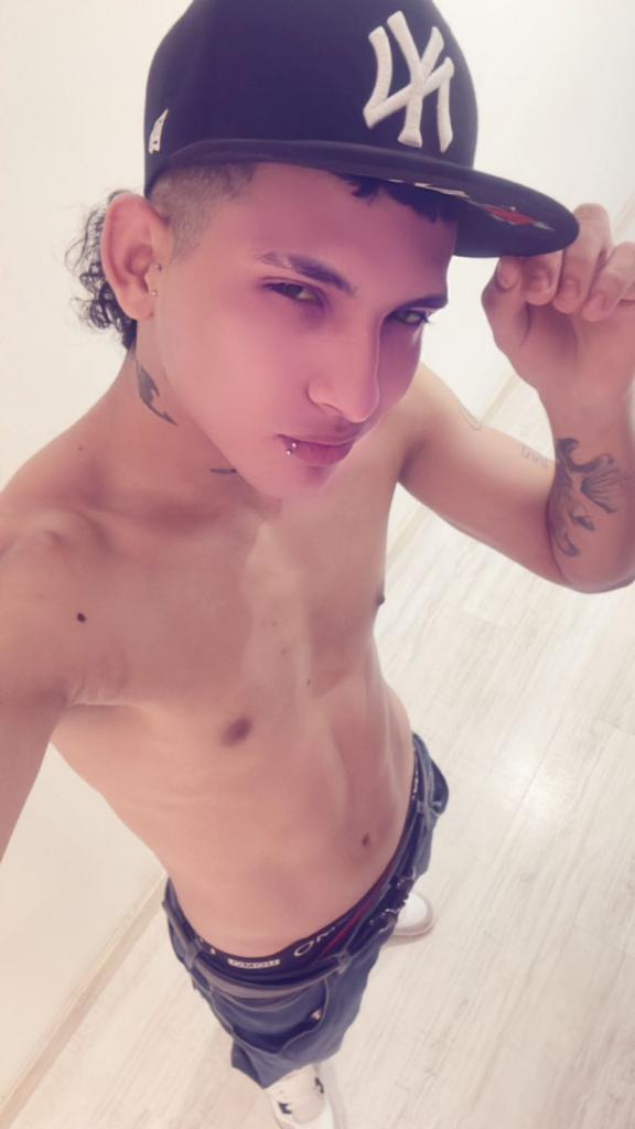 631883914: Chico busca chica en Barcelona