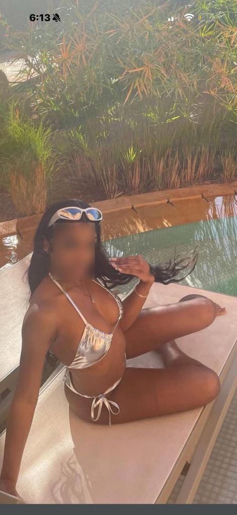 663215717: Chica busca chico en Lérida