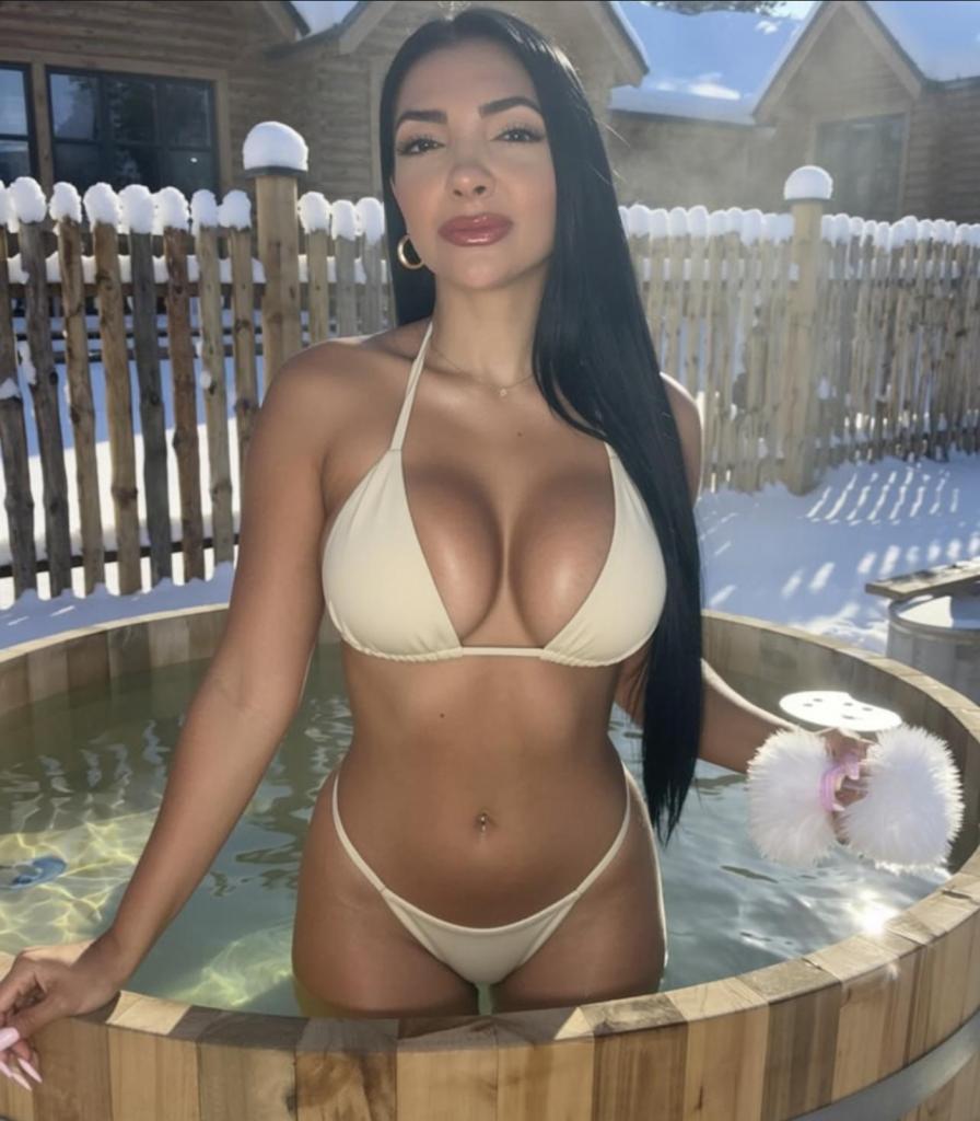 692933580: Chica busca chico en Málaga