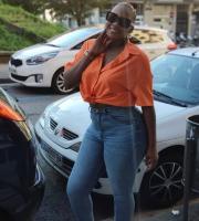 672810358: Chica busca chico en Sevilla